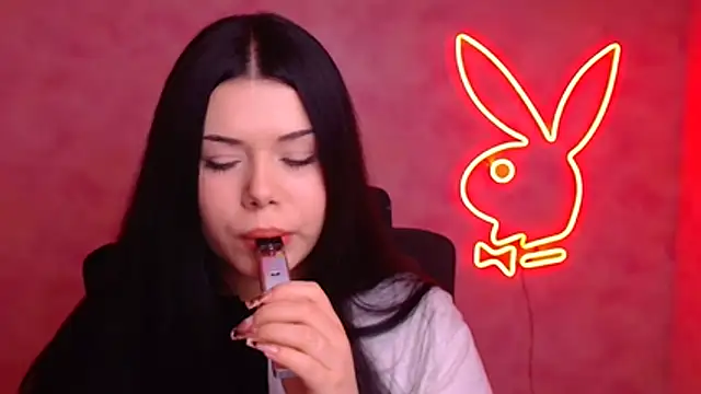 Snapshot of Mona_Esty chatting on December 2025 06:39:01 PM Mona Esty online show from December 2025 06:39:01 PM