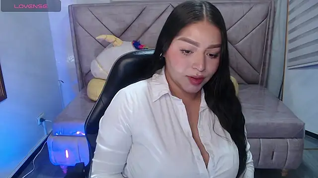 Snapshot of Dayan_v_ chatting on November 2025 08:42:02 PM Dayan v online show from November 2025 08:42:02 PM