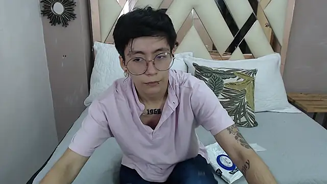 Snapshot of Teddy_Jacobs chatting on October 2025 07:44:02 PM Teddy Jacobs online show from October 2025 07:44:02 PM