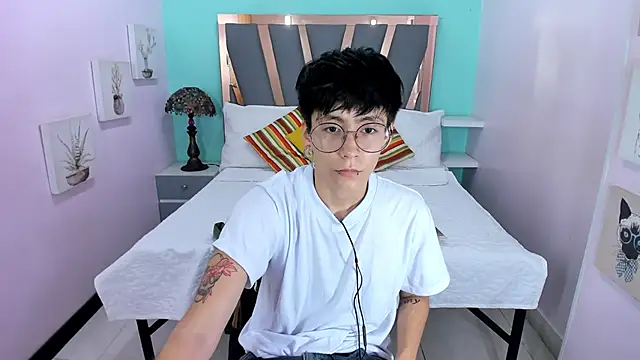 Snapshot of Teddy_Jacobs chatting on October 2025 09:12:02 PM Teddy Jacobs online show from October 2025 09:12:02 PM