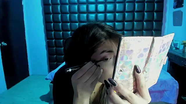 Snapshot of Violetta_Swett_ chatting on December 2025 11:50:02 AM Violetta Swett online show from December 2025 11:50:02 AM