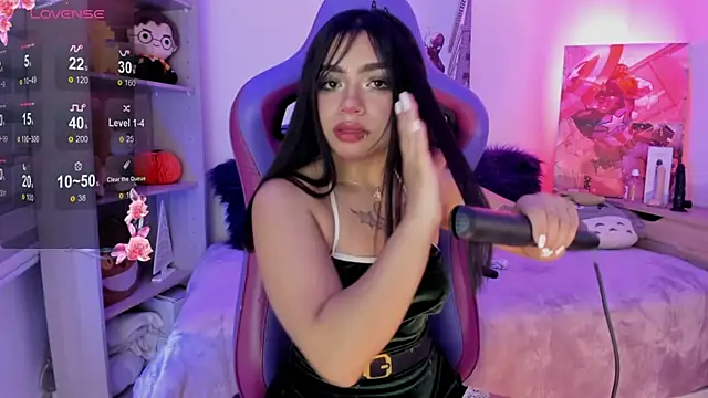 Snapshot of emma_soffia chatting on November 2025 11:24:01 PM emma soffia online show from November 2025 11:24:01 PM