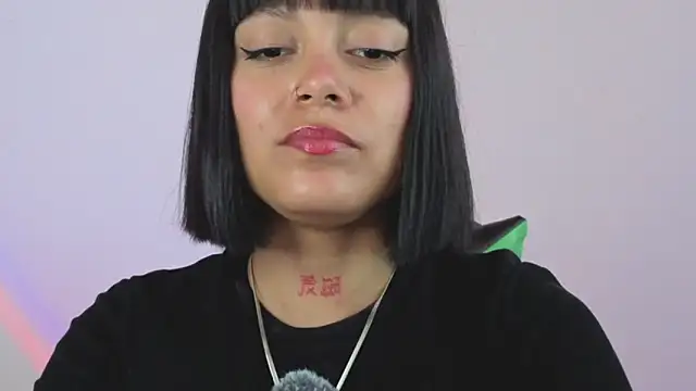 Snapshot of Qadeshoficial chatting on October 2025 09:04:01 PM Qadeshoficial online show from October 2025 09:04:01 PM