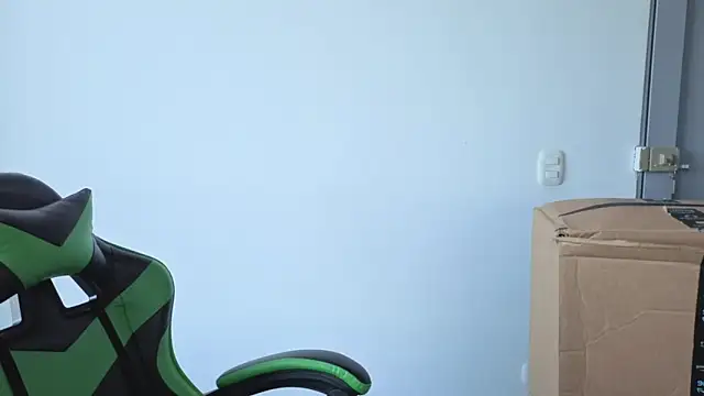 Snapshot of Qadeshoficial chatting on October 2025 09:37:01 PM Qadeshoficial online show from October 2025 09:37:01 PM