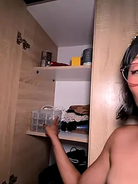 Snapshot of Qadeshoficial chatting on October 2025 09:42:01 PM Qadeshoficial online show from October 2025 09:42:01 PM