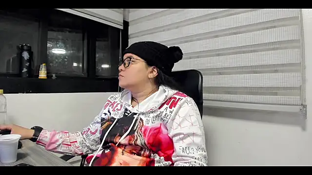 Xander Taylor  online show from October 2025 04:13:02 AM