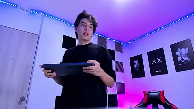 jeycobb online show from April 2026 01:06:02 AM