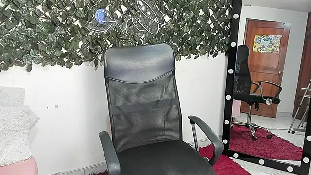 Samanta Ortiz online show from November 2025 07:57:01 PM