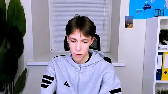 Snapshot of MarkBranston chatting on October 2025 04:17:02 PM MarkBranston online show from October 2025 04:17:02 PM