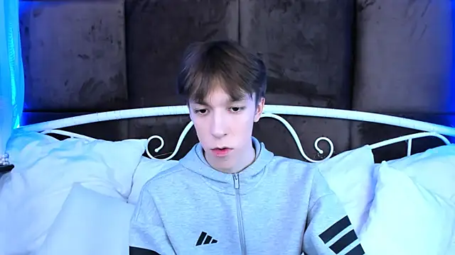 Snapshot of MarkBranston chatting on November 2025 02:46:01 PM MarkBranston online show from November 2025 02:46:01 PM