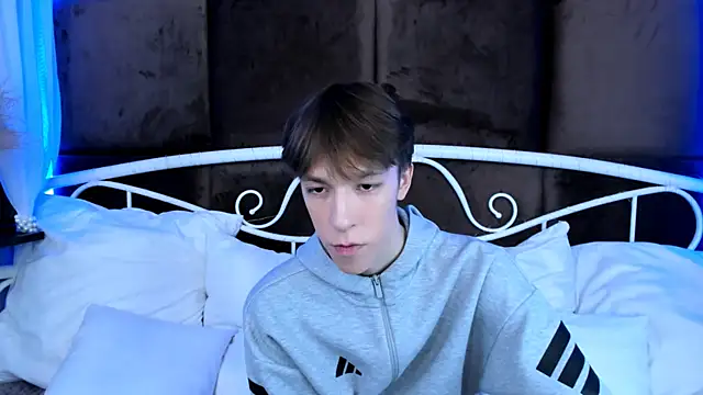 Snapshot of MarkBranston chatting on November 2025 10:43:02 AM MarkBranston online show from November 2025 10:43:02 AM