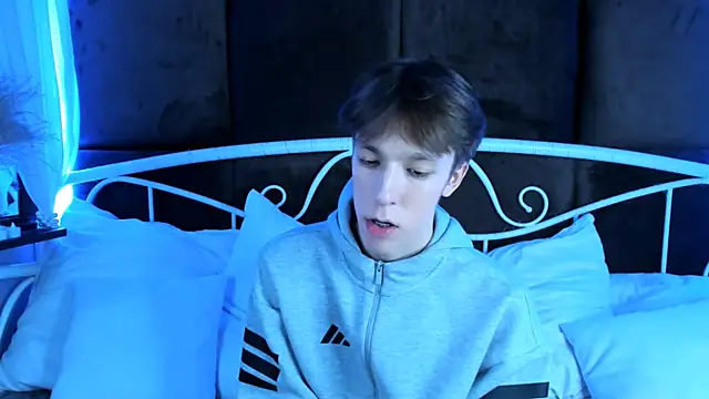 Snapshot of MarkBranston chatting on November 2025 10:54:01 AM MarkBranston online show from November 2025 10:54:01 AM