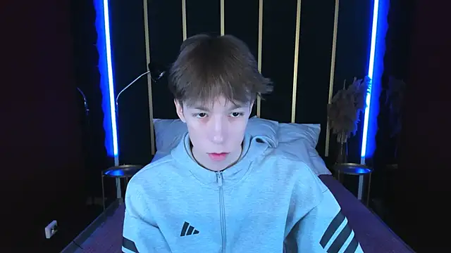 Snapshot of MarkBranston chatting on November 2025 05:51:02 AM MarkBranston online show from November 2025 05:51:02 AM