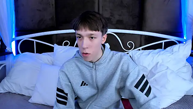 Snapshot of MarkBranston chatting on November 2025 10:48:01 AM MarkBranston online show from November 2025 10:48:01 AM