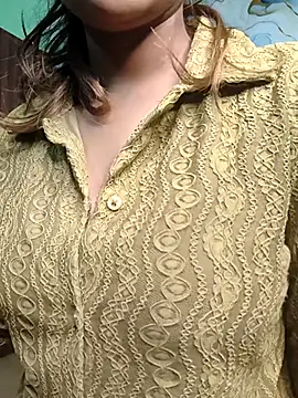 Laura 43 online show from November 2025 07:36:02 PM