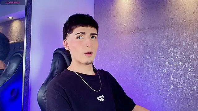 MateoMitchell online show from April 2026 04:57:02 AM