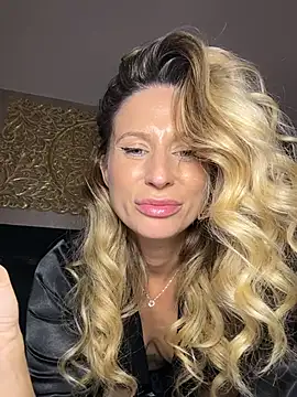 AvaMaddisson online show from November 2025 05:23:01 PM