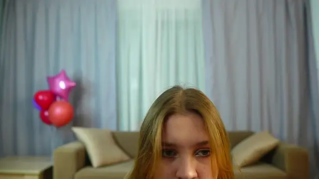 Snapshot of MarindaRuud chatting on November 2025 01:15:02 PM MarindaRuud online show from November 2025 01:15:02 PM