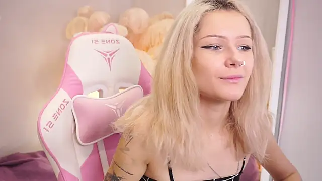 Celeste eyes0n online show from October 2025 09:04:01 PM