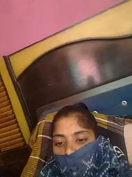 CWEETY-12 online show from October 2025 07:18:02 AM