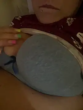 Snapshot of Bionda19 chatting on November 2025 01:31:01 PM Bionda19 online show from November 2025 01:31:01 PM