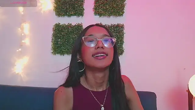 Snapshot of luna_valen chatting on February 2026 09:53:01 PM luna valen online show from February 2026 09:53:01 PM