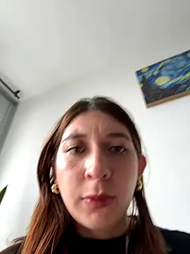 Snapshot of DaisyEmily chatting on November 2025 07:12:02 PM DaisyEmily online show from November 2025 07:12:02 PM