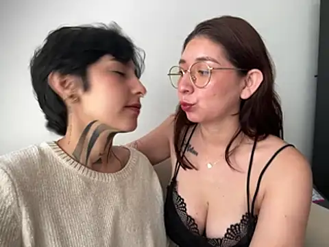 DaisyEmily online show from April 2026 03:41:02 PM