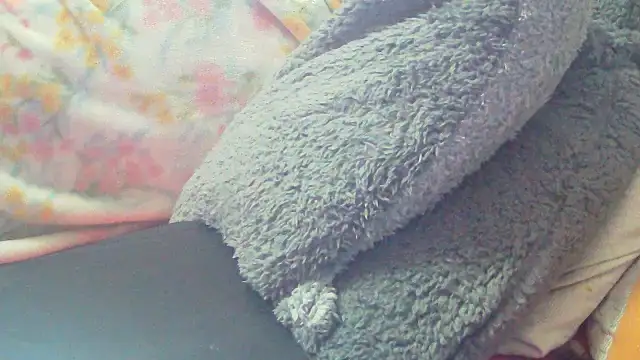 Playful MILF Demi online show from December 2025 07:38:01 AM