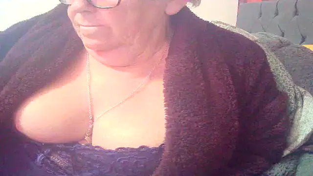 Playful MILF Demi online show from March 2026 10:52:01 AM