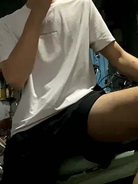 Snapshot of Wuza-H chatting on October 2025 06:54:01 PM Wuza-H online show from October 2025 06:54:01 PM