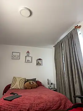 Ezzio Scolaro online show from November 2025 12:05:01 PM