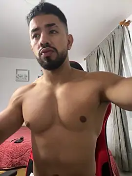 Ezzio Scolaro online show from February 2026 12:53:01 AM