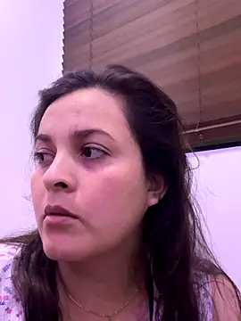 Anyhot latina online show from November 2025 12:43:02 AM