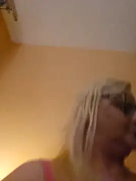 NieMaJazdyBezGwiazdy7883 online show from October 2025 06:42:01 PM