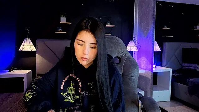 Snapshot of giapearl25 chatting on November 2025 01:45:01 PM giapearl25 online show from November 2025 01:45:01 PM