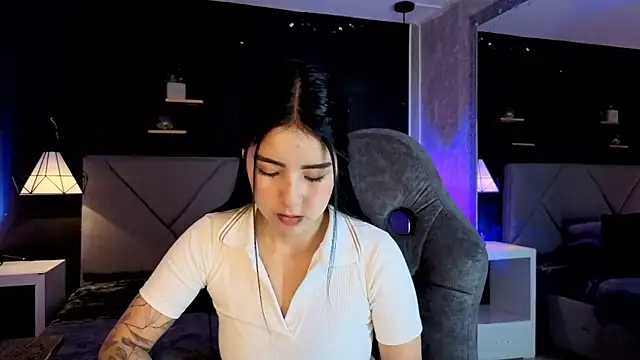 Snapshot of giapearl25 chatting on November 2025 01:22:01 PM giapearl25 online show from November 2025 01:22:01 PM