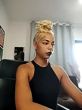 Helenoir online show from April 2026 02:13:02 PM