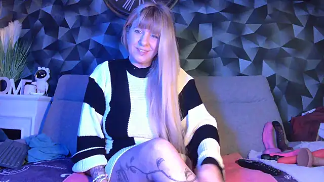 Delichieuse5 online show from February 2025 08:56:01 PM