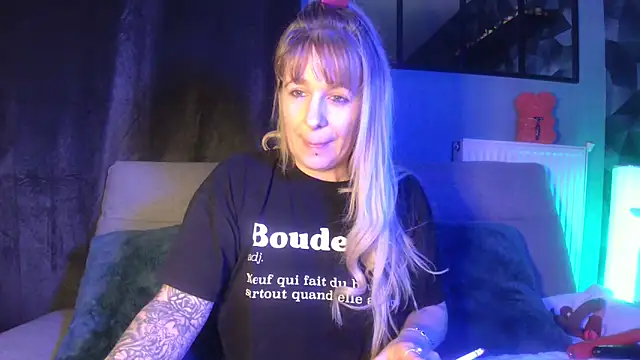 Delichieuse5 online show from February 2025 08:41:02 PM