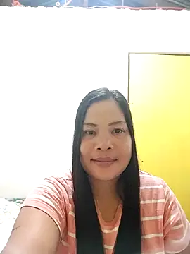Snapshot of shyhotpinay_32 chatting on October 2025 06:16:01 PM shyhotpinay 32 online show from October 2025 06:16:01 PM