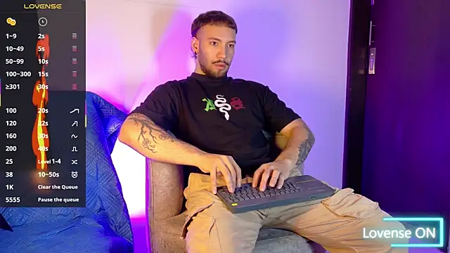 Snapshot of angel_kyrozz chatting on June 2026 07:14:01 PM angel kyrozz online show from June 2026 07:14:01 PM