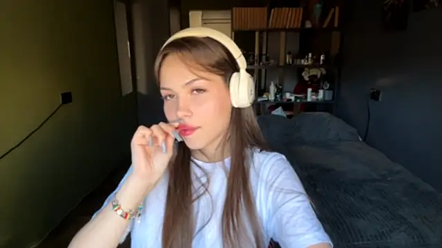 Snapshot of MysticAlisa chatting on October 2025 05:08:02 AM MysticAlisa online show from October 2025 05:08:02 AM