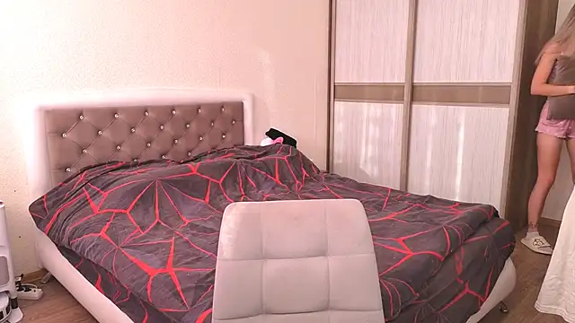 hello kittyyk online show from October 2025 11:46:02 AM