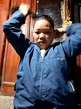 miomio-12 online show from December 2025 10:03:01 PM