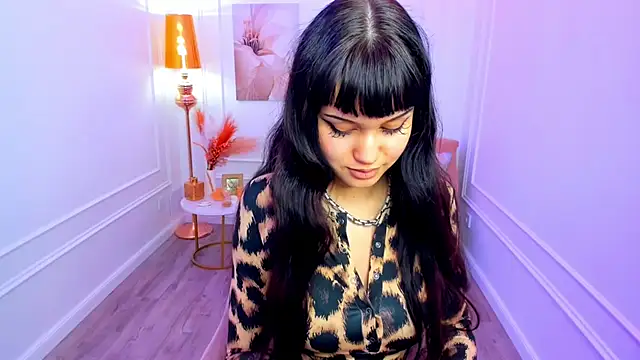 TiffanyYounge online show from April 2026 12:16:02 PM