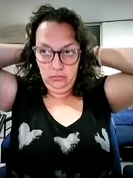 Snapshot of -saraqueen- chatting on October 2025 02:51:02 PM -saraqueen- online show from October 2025 02:51:02 PM