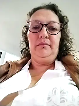 -saraqueen- online show from October 2025 04:07:02 PM