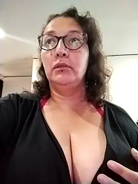 -saraqueen- online show from November 2025 04:51:01 PM