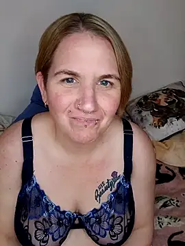 Snapshot of LaceyWestxx chatting on November 2025 06:18:01 PM LaceyWestxx online show from November 2025 06:18:01 PM